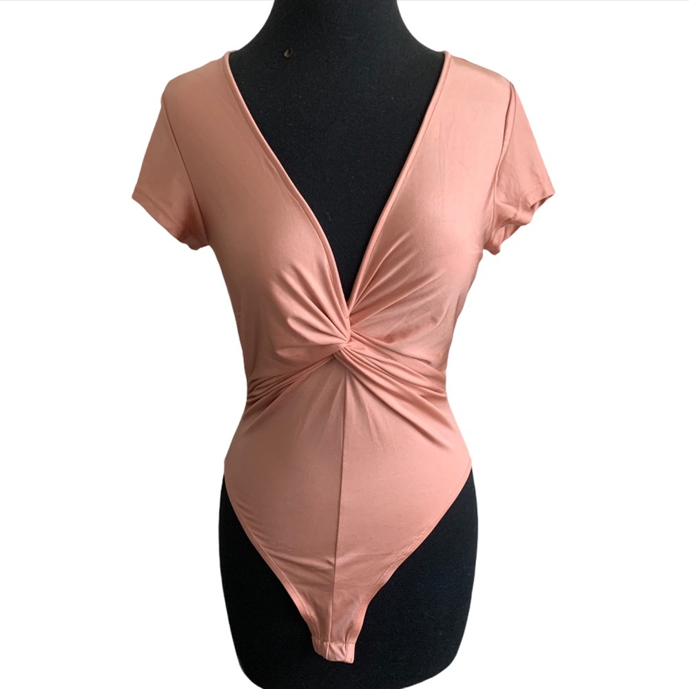 superdown Peach Twist-Front V-Neck Bodysuit